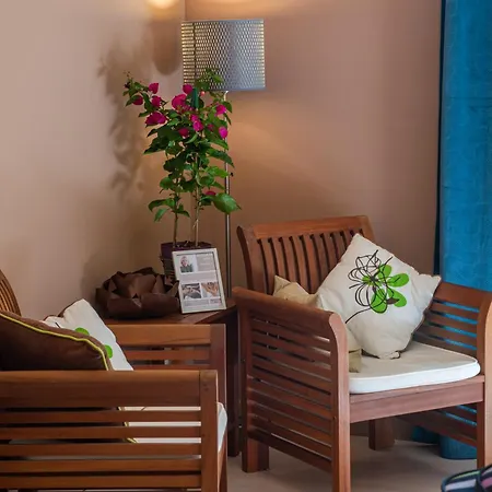 Hameau D'hotes La Roseraie-drome Bed & Breakfast