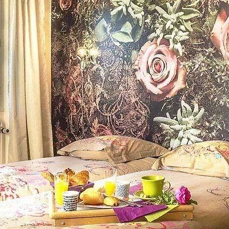 La Roseraie-drôme Couette-café