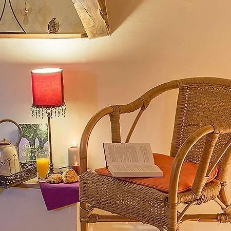 La Roseraie-drôme Couette-café