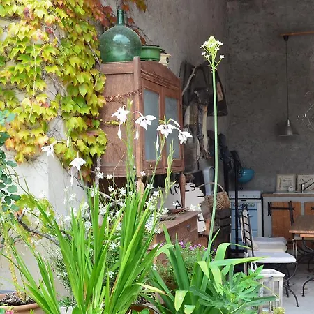 La Roseraie-drôme Couette-café Condorcet